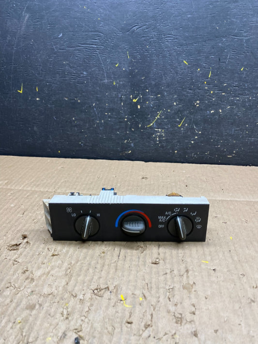2001 - 2007 GMC Chevrolet Express 1500 Climate Control A/C v1591 DG0