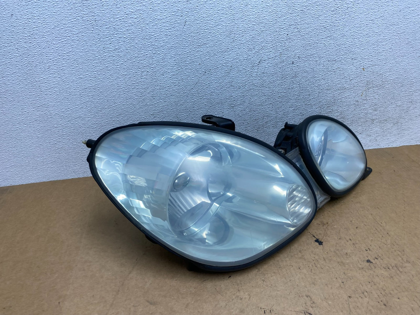 2001 to 2005 Lexus GS430 Gs300 Right Passenger Headlight Halogen AE4820 DW2