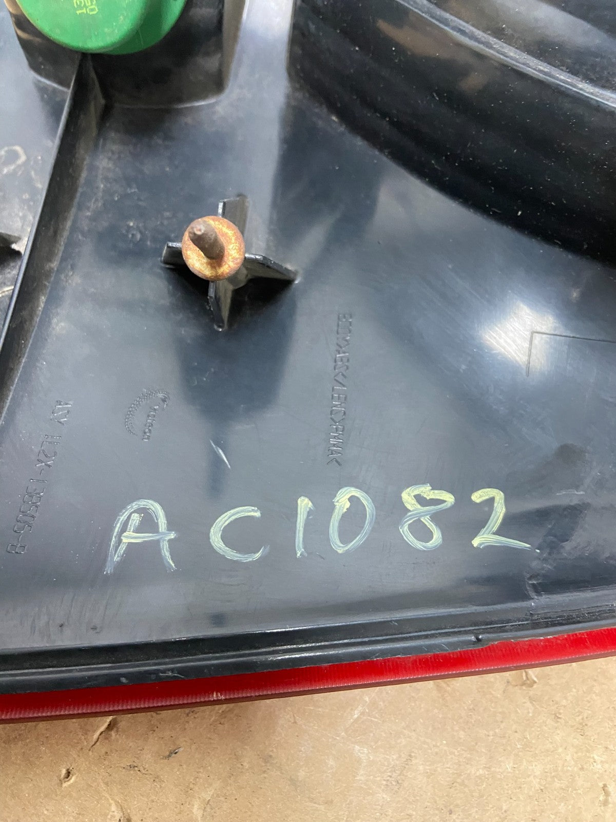 2002 to 2005 Ford Explorer Left Driver Lh Side Tail light AD2451 LK8