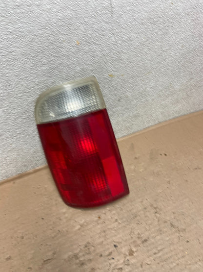 1995 to 2005 Chevrolet GMC Blazer S10 Right Passenger RH Tail Light  AA0238 LK2