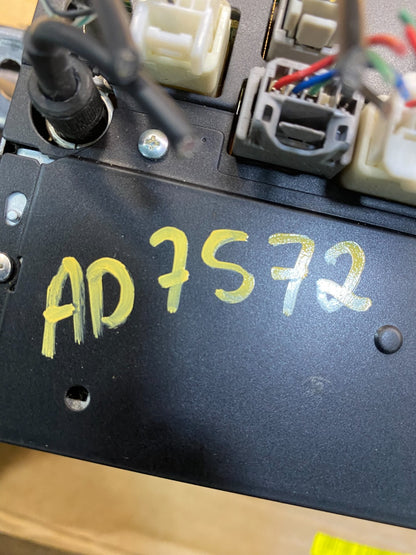 2011 to 2014 Toyota Sienna AM FM CD Mp3 Radio Receiver AD7572 DG7