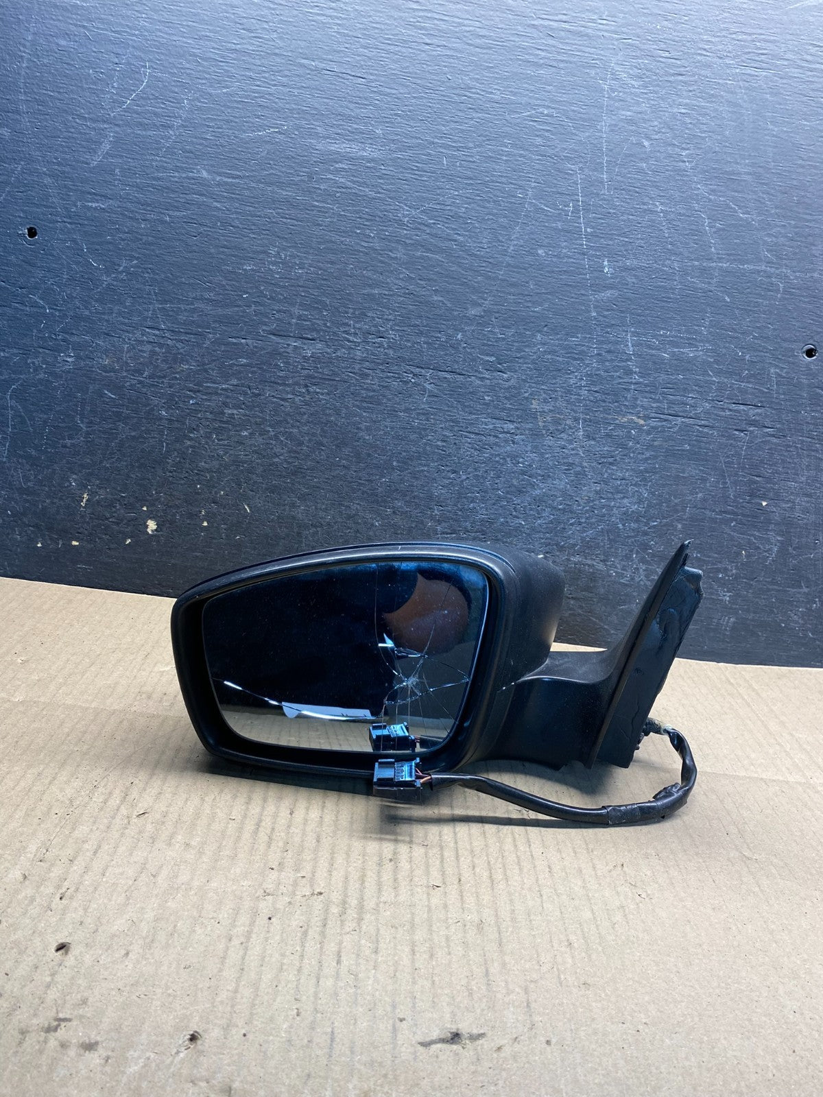2011-2016 Volkswagen Jetta Sedan Left Driver View Door Mirror AI7325DW11
