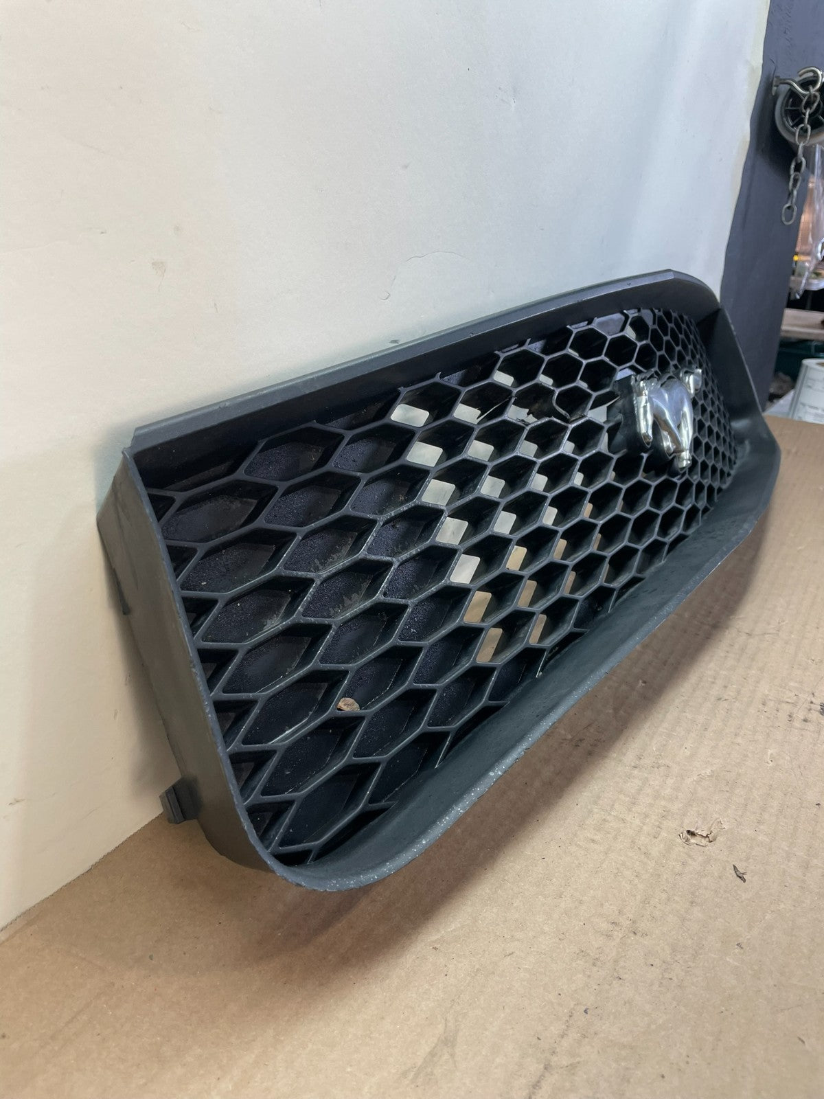 2005 - 2009 Ford Mustang Front Upper Grille Grill AF8518 DG2