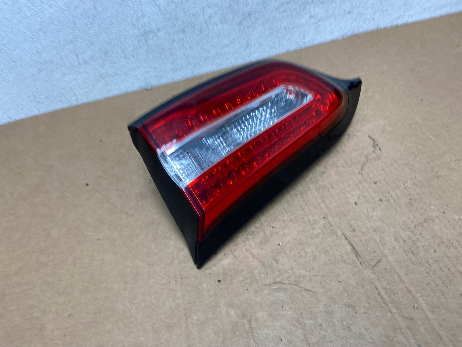 2014 to 2018 Jeep Cherokee Right Passenger Rh Inner Tail Light AD6008 LK2