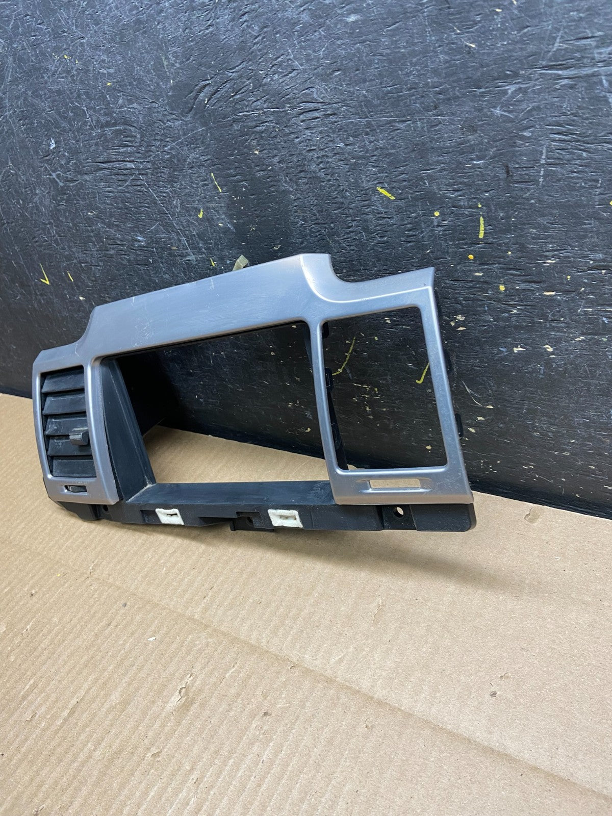2010 - 2012 Lincoln MKZ Center Dash Gps Radio Bezel Panel Air Vent U5946 DG2