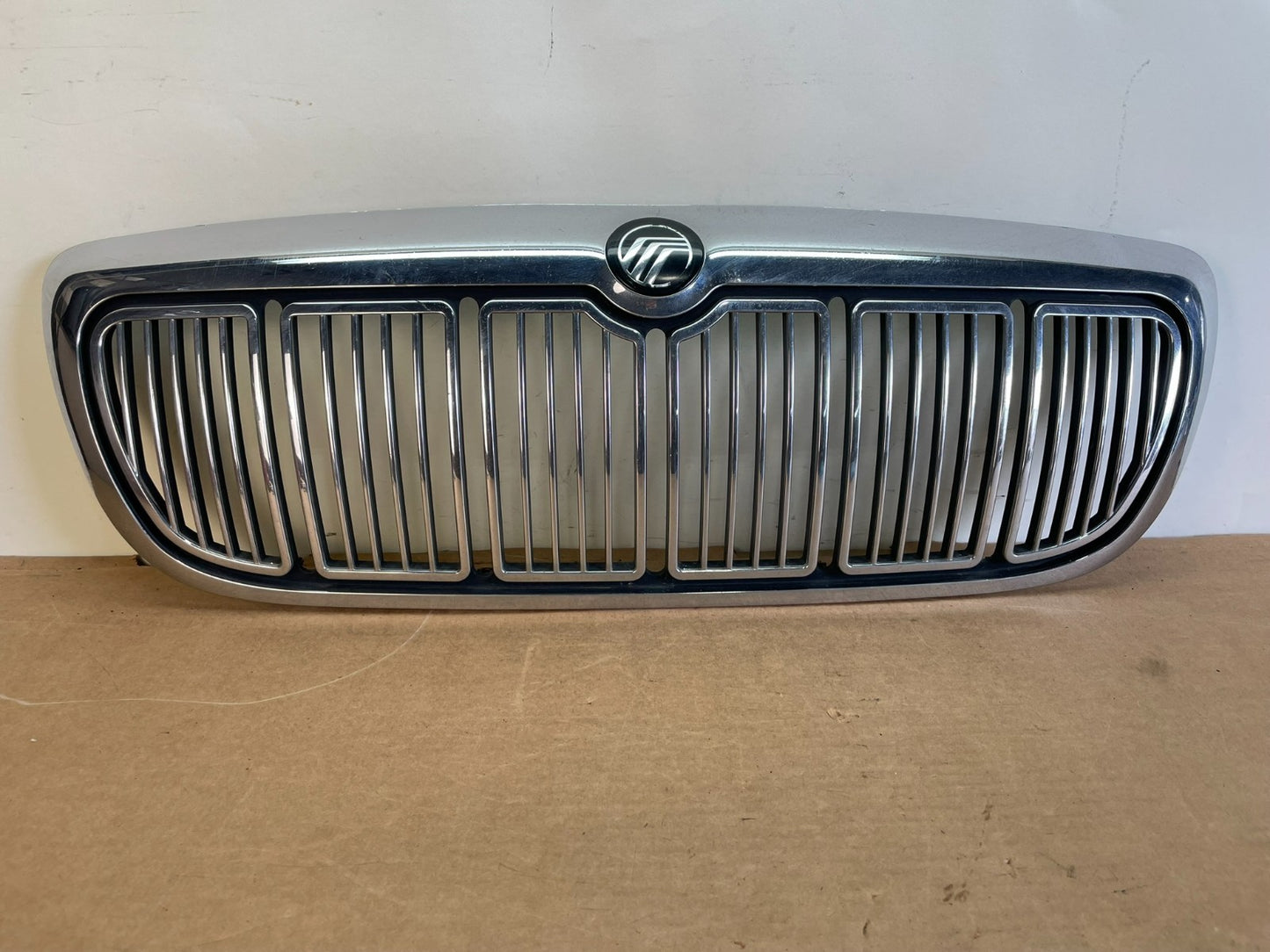 1998 to 2002 Mercury Grand Marquis Front Upper Grill Grille ag0856 DG0