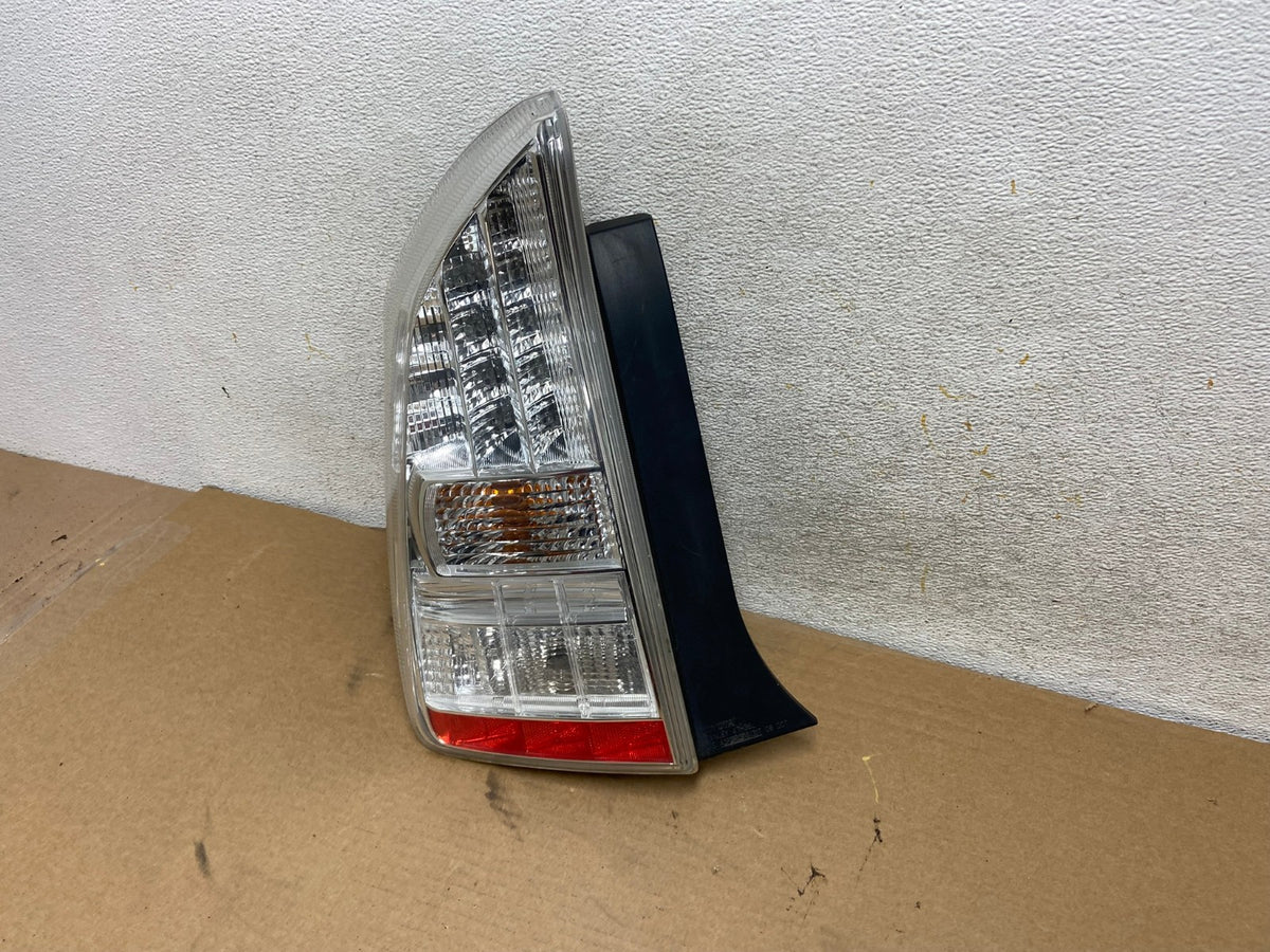 2010 2011 Toyota Prius Tail Light Left Driver LH Side AH4483 LK2