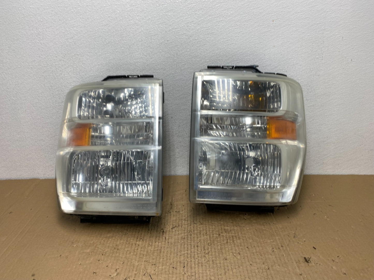 2008-2014 Ford Econoline E150 E250 E350 Left+Right Headlights AC4036 DW0