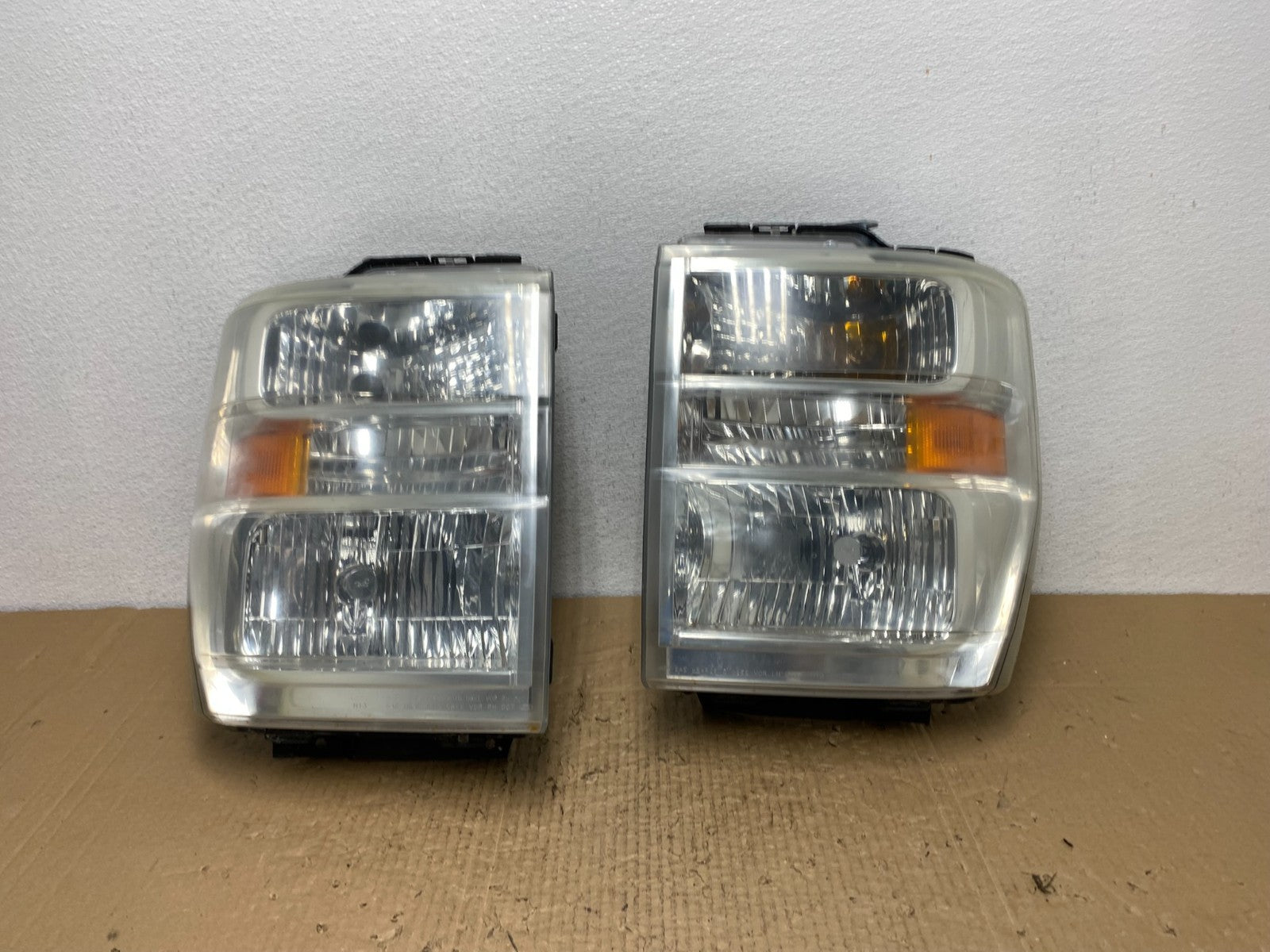 2008-2014 Ford Econoline E150 E250 E350 Left+Right Headlights AC4036 DW0