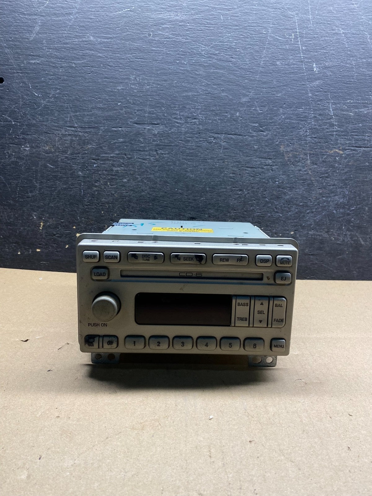 2002 to 2004 Lincoln Navigator Radio Stereo 6 CD Player AM/FM AI7373 DG0