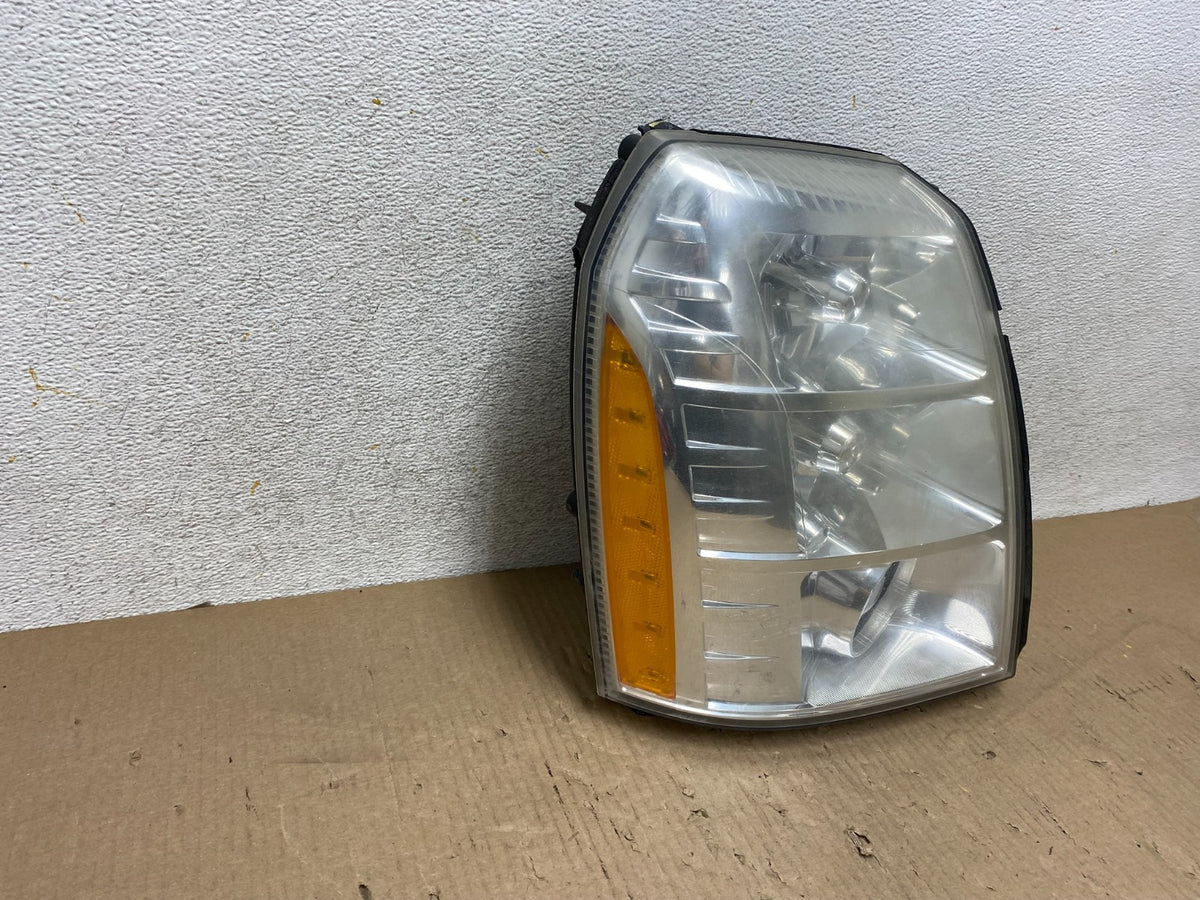 2007 - 2014 Cadillac Escalade Right Passenger Side Xenon HID Headlight AH5853 DW1