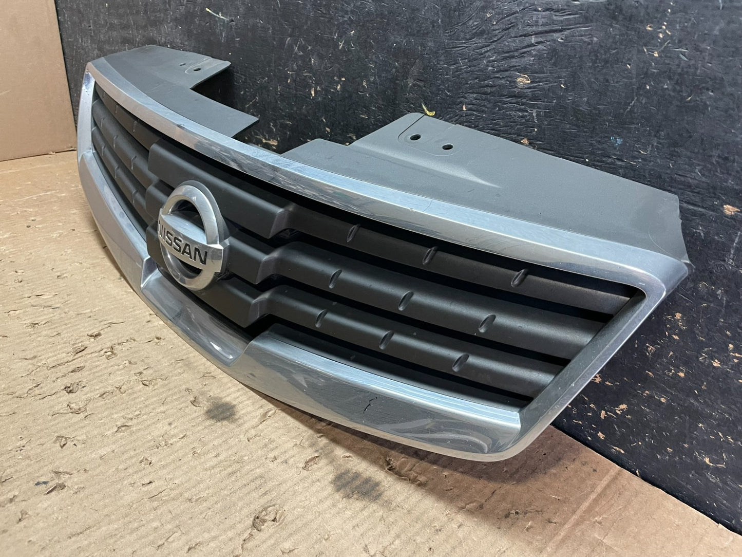 2007 to 2008 Nissan Maxima Front Upper Grill Grille Chrome OEM Z5641 DG2
