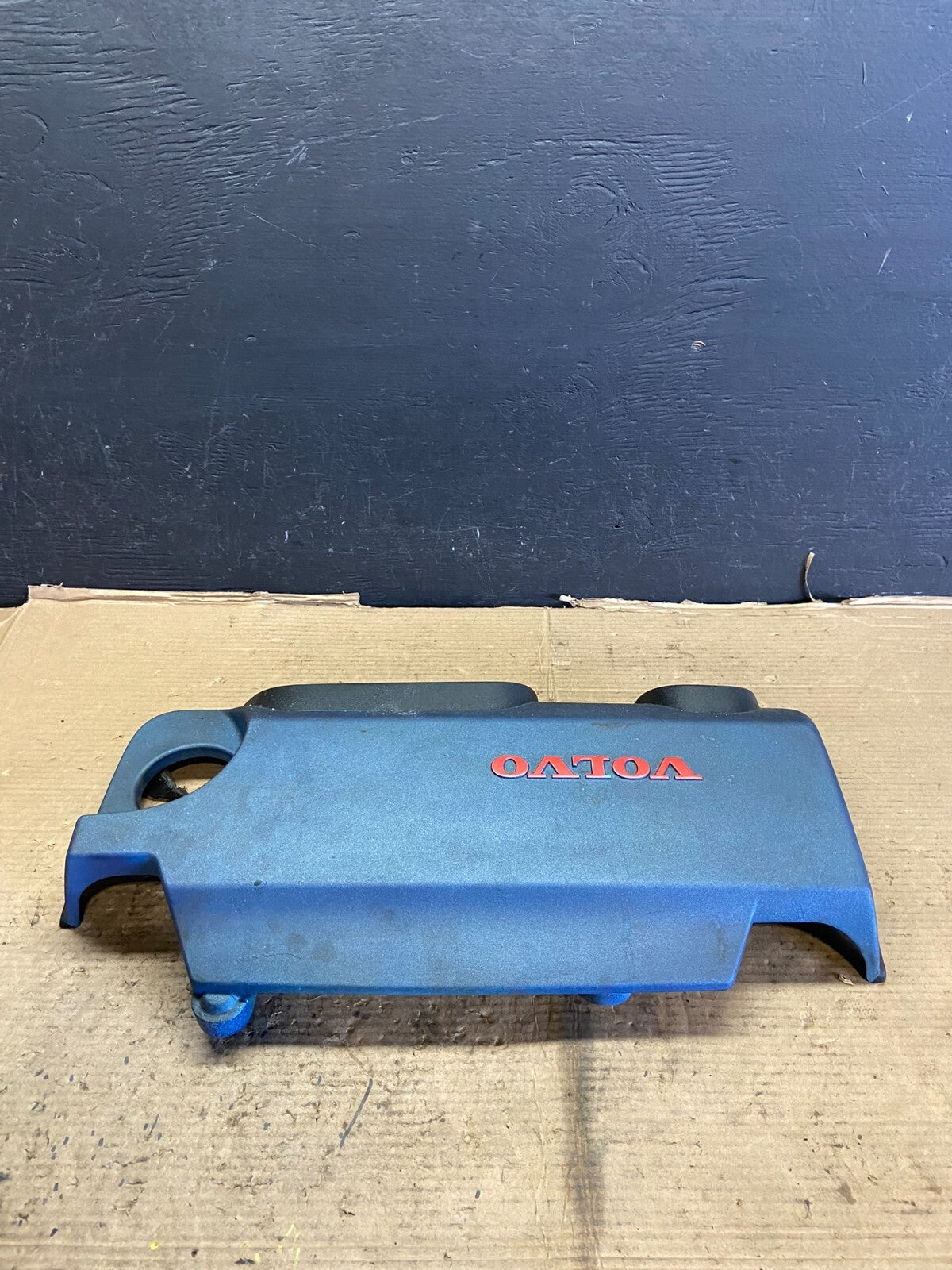 2003 to 2006 Volvo XC90 2.9L Upper Top Engine Motor Dust Cover E8333 DG10