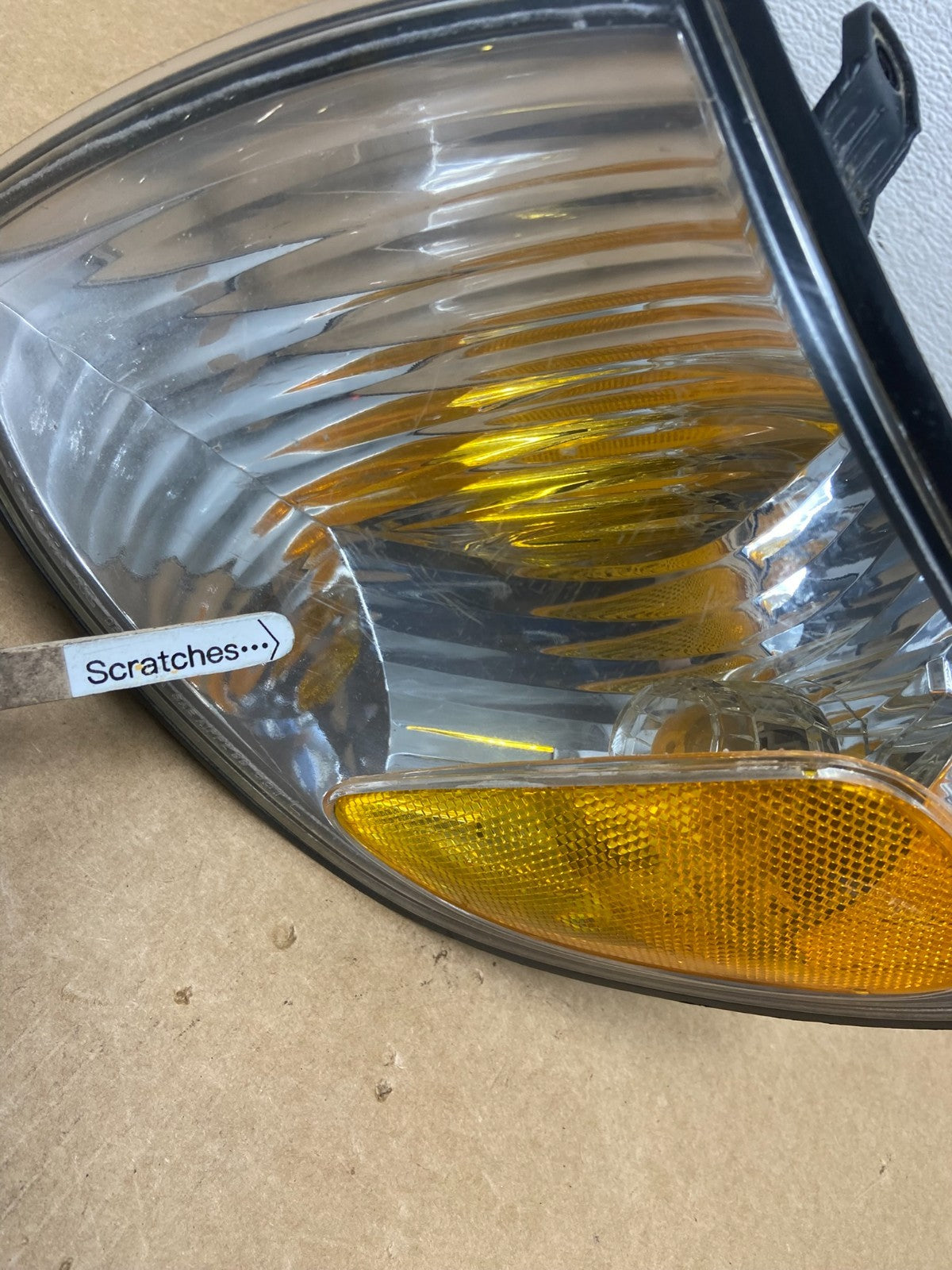 2001 to 2003 Toyota Sienna Turn Signal Left Driver LH Lamp AC1701 DW3