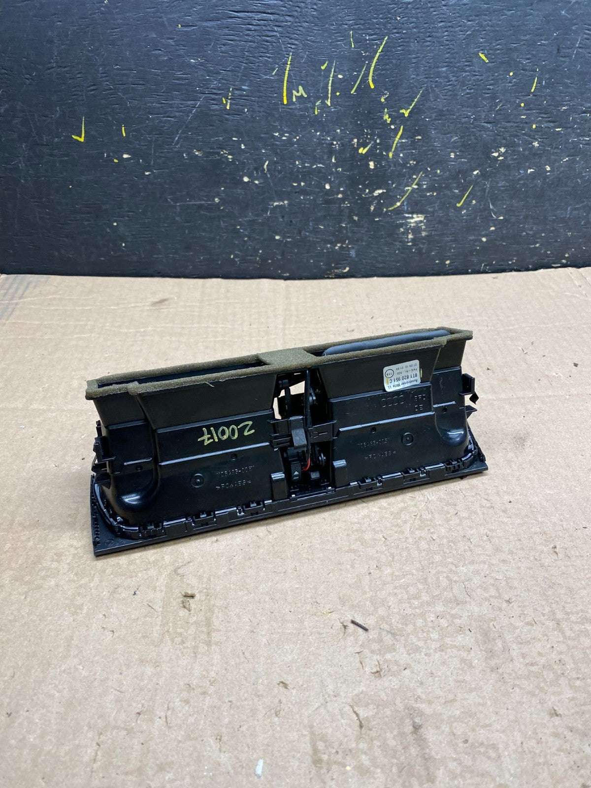 2009 to 2012 Audi A4 Center Dashboard Air Vent OEM z0017 DG4