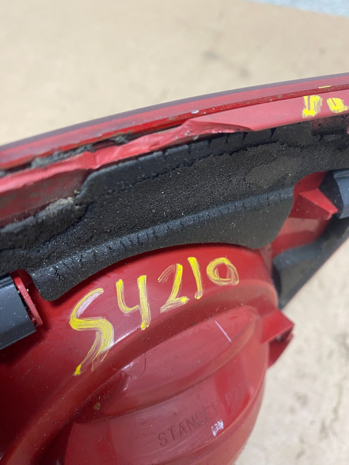 2004 2005 2006 Mazda 3 Sedan Right Passenger Side Tail Light inner OEM S4210 DW8