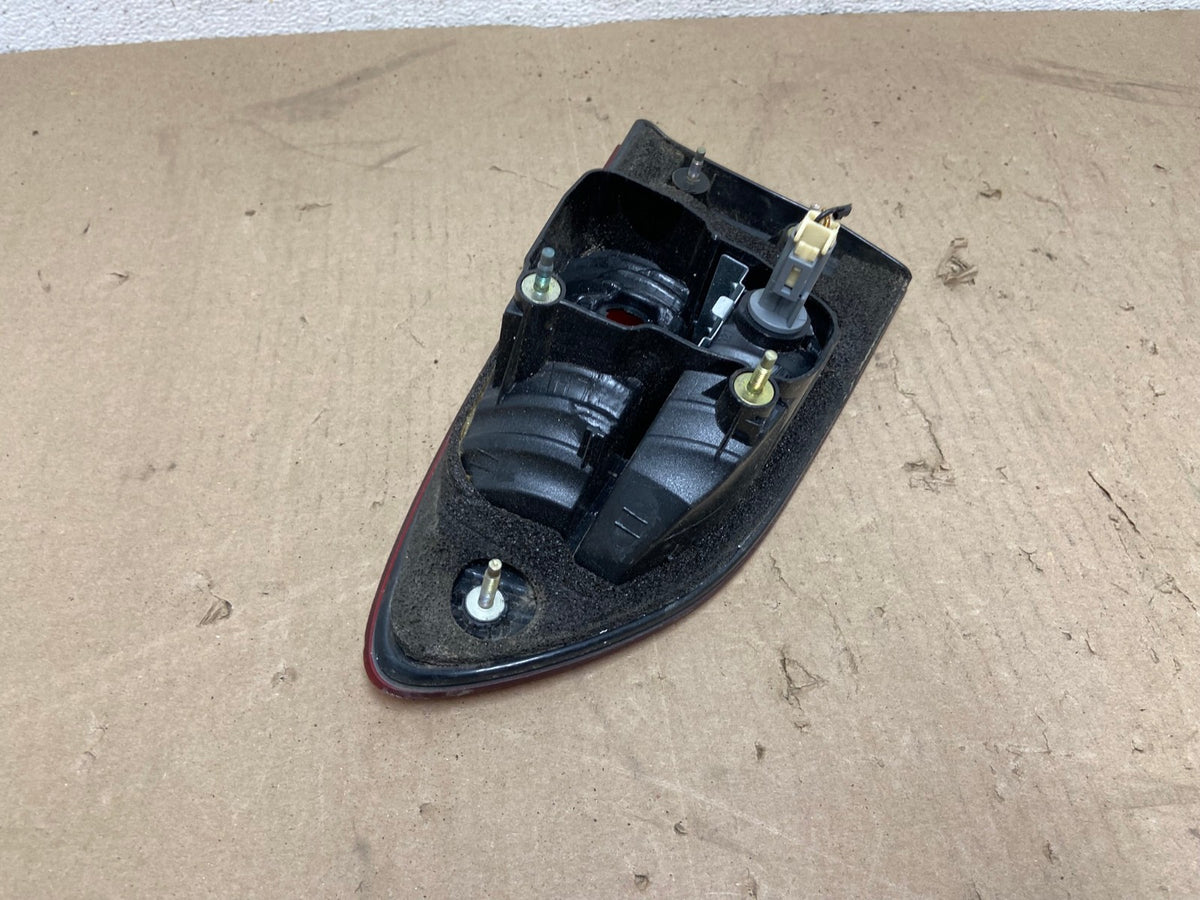 2006 2007 Subaru Tribeca B9 Left Driver Lh Side Tail Light Inner AH6915 LK4