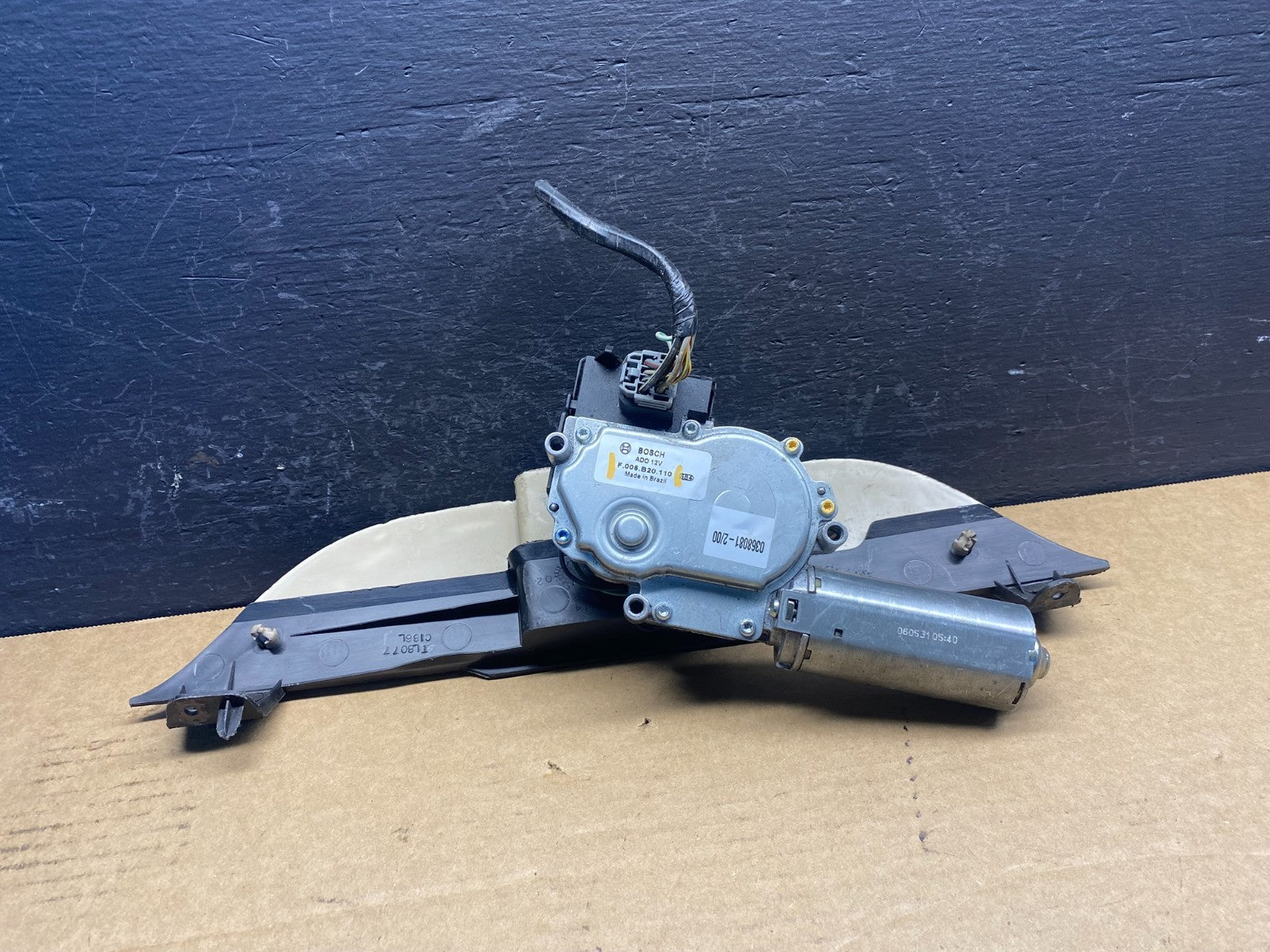 2003 to 2008 Lincoln Navigator Rear Wiper Motor AC79650