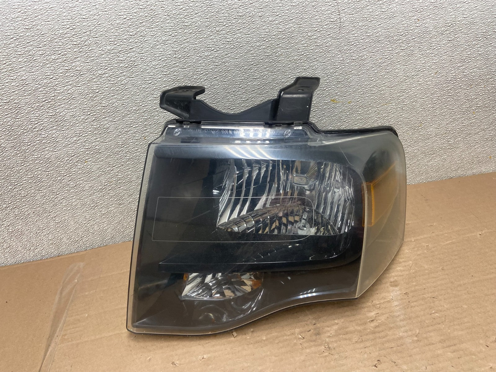 2007 - 2014 Ford Expedition Left Driver LH Side Headlight Halogen Oem AA8757 DW0