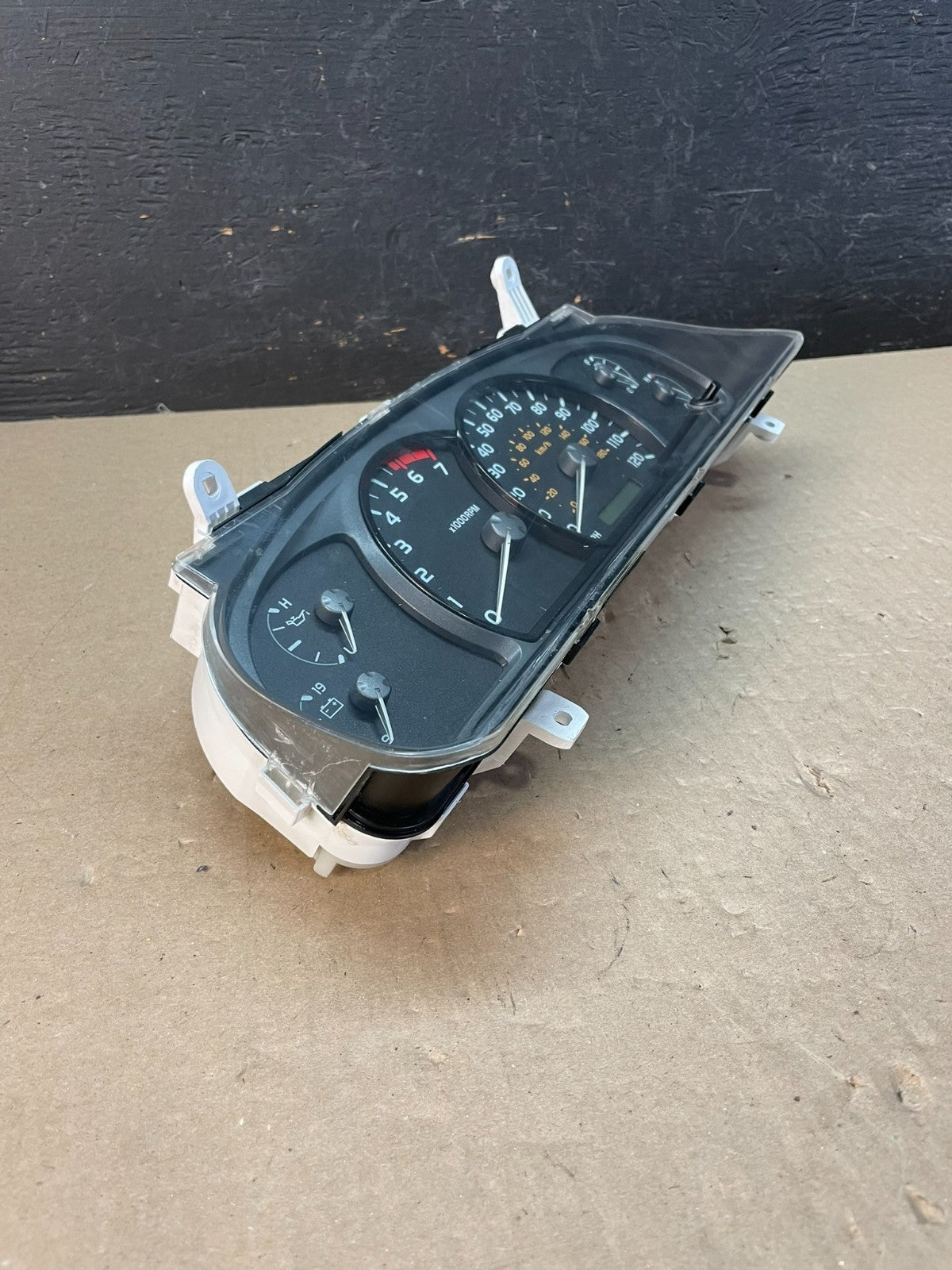 2005 2006 Toyota Tundra Speedometer Cluster Gauge AE3327 DG1