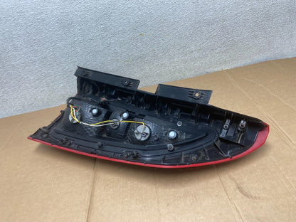 2010 to 2011 Kia Soul Left Driver LH Side Tail Light Oem AA1073 DW7