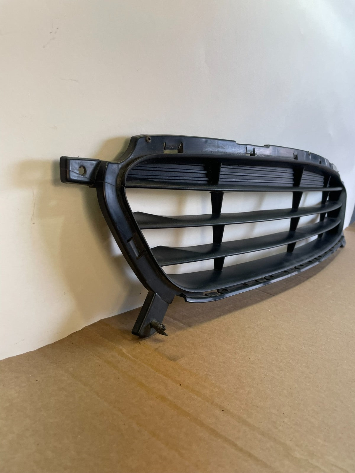 2012 to 2014 Hyundai Accent Front Bumper Lower Center Grille AG3015 DG2