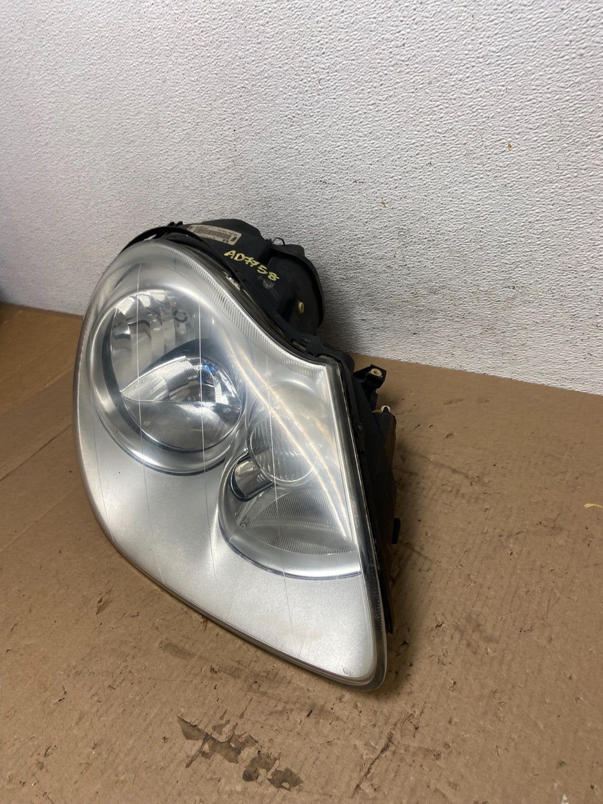 2004 - 2006 Porsche Cayenne Right Passenger Side Halogen Headlight AD7758 DW1