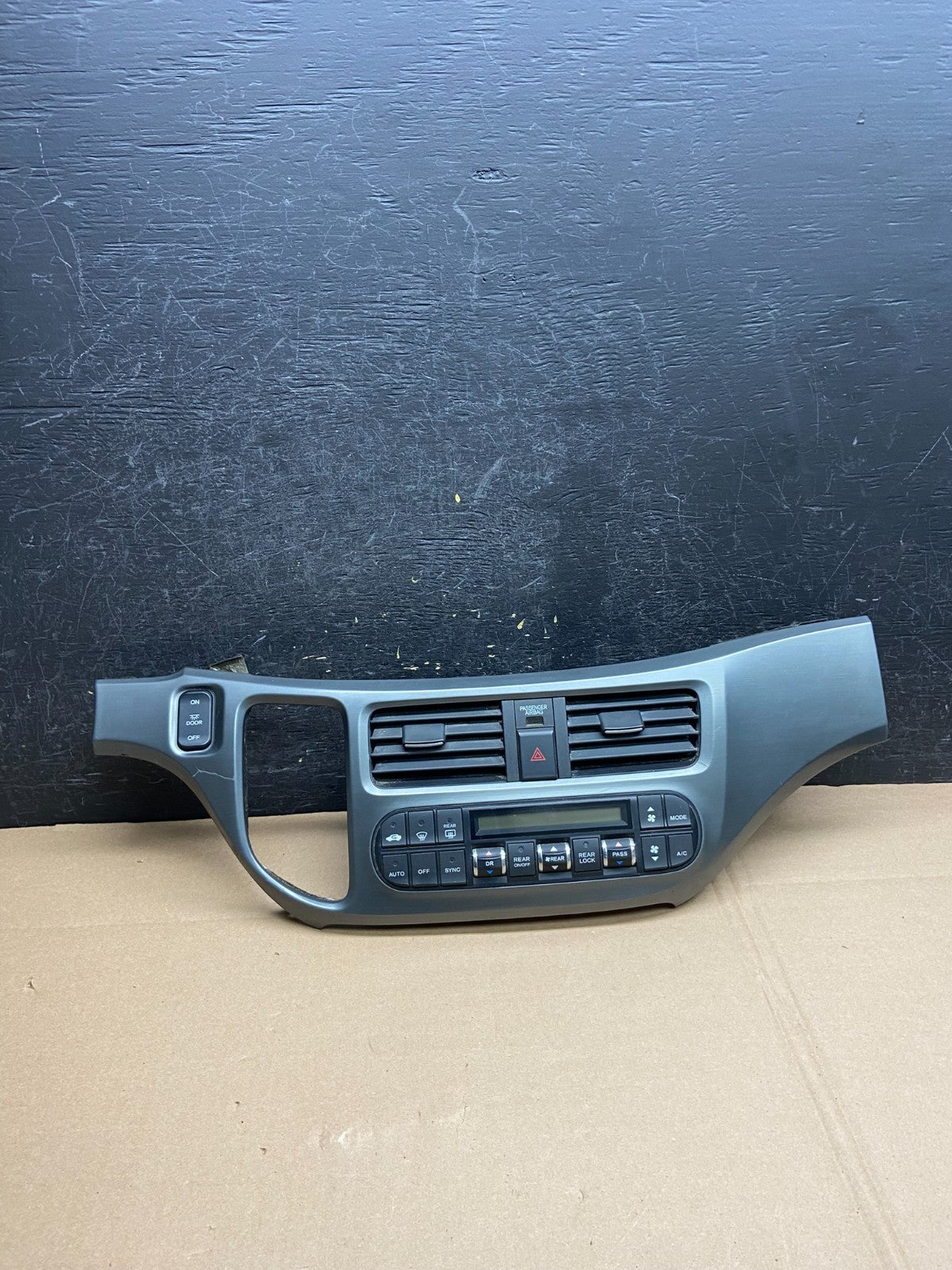 2005 to 2010 Honda Odyssey Radio Climate Control Dash Trim Bezel AI6216 DG0