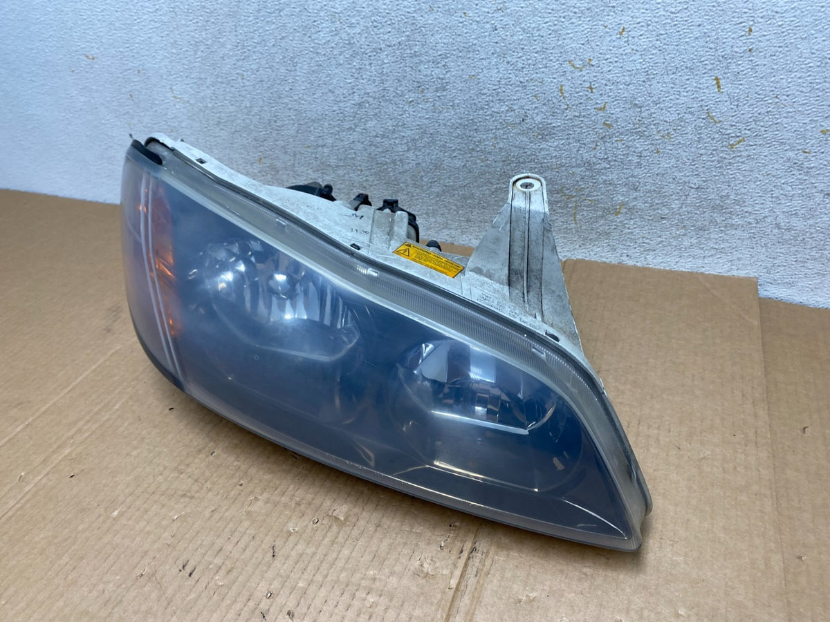2002 to 2004 Infiniti I35 Hid Xenon Right Passenger RH Black Headlight AI4431 DW1