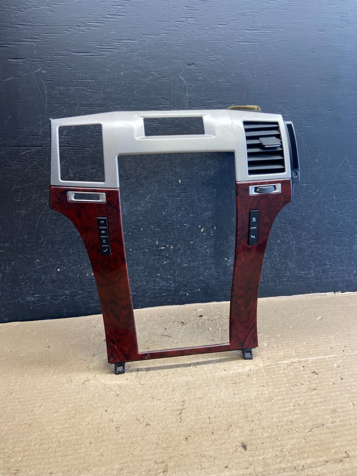 2007-2014 Cadillac Escalade Center Dash Trim Radio Bezel Vent Wood AH5137 DG0