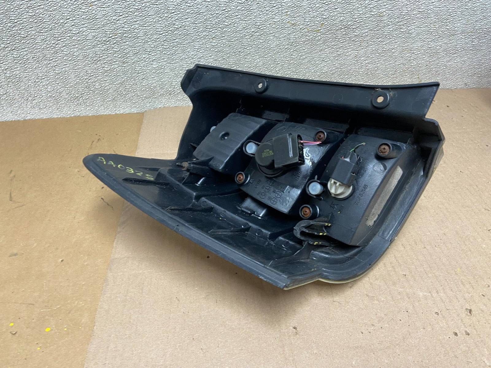 2008 - 2011 Mercury Mariner Right Passenger Side Tail Light AA0325 DW7