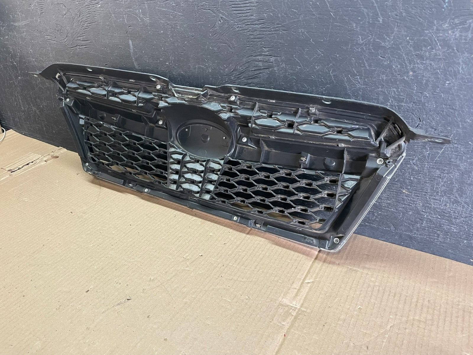 2012 - 2016 Subaru Impreza Crosstrek Front Upper Grill Grille AE3605 DG5