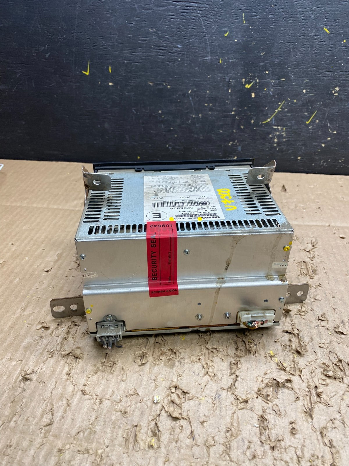 2008 2012 Nissan Pathfinder Armada AM FM CD Radio Receiver OEM V7300 DG3