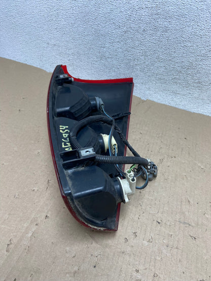 2002 to 2006 Chevrolet Avalanche Left Driver LH Tail Light AG6954 LK5