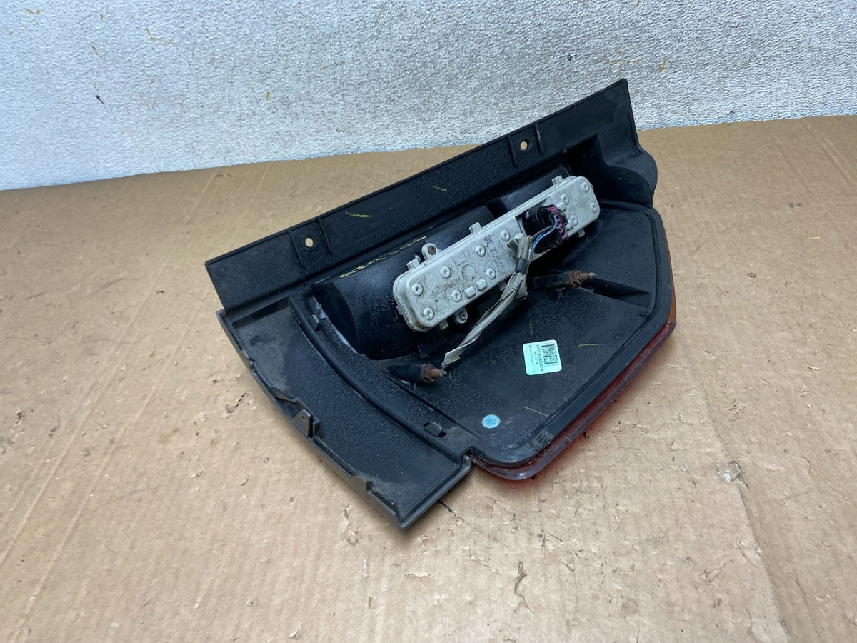 2002 to 2009 Gmc Envoy Left Driver Lh Side Tail Light AI9306 LK6