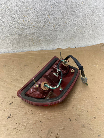 2004 2005 Toyota RAV4 Right RH Passenger Side Tail Light AH8940 LK6