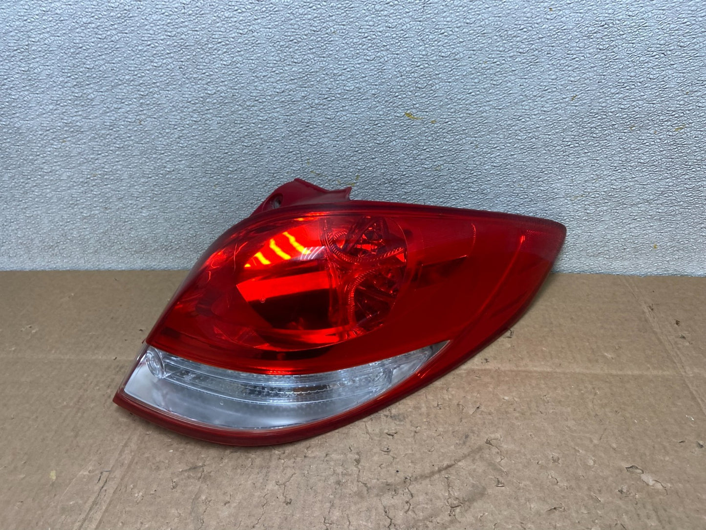 2012 2013 2014 Hyundai Veloster Right Passenger RH Tail light AD1029 LK0