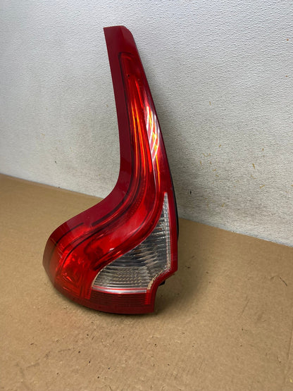 2009 to 2011 Volvo XC60 Left Driver LH Tail Light AI3451 LK1