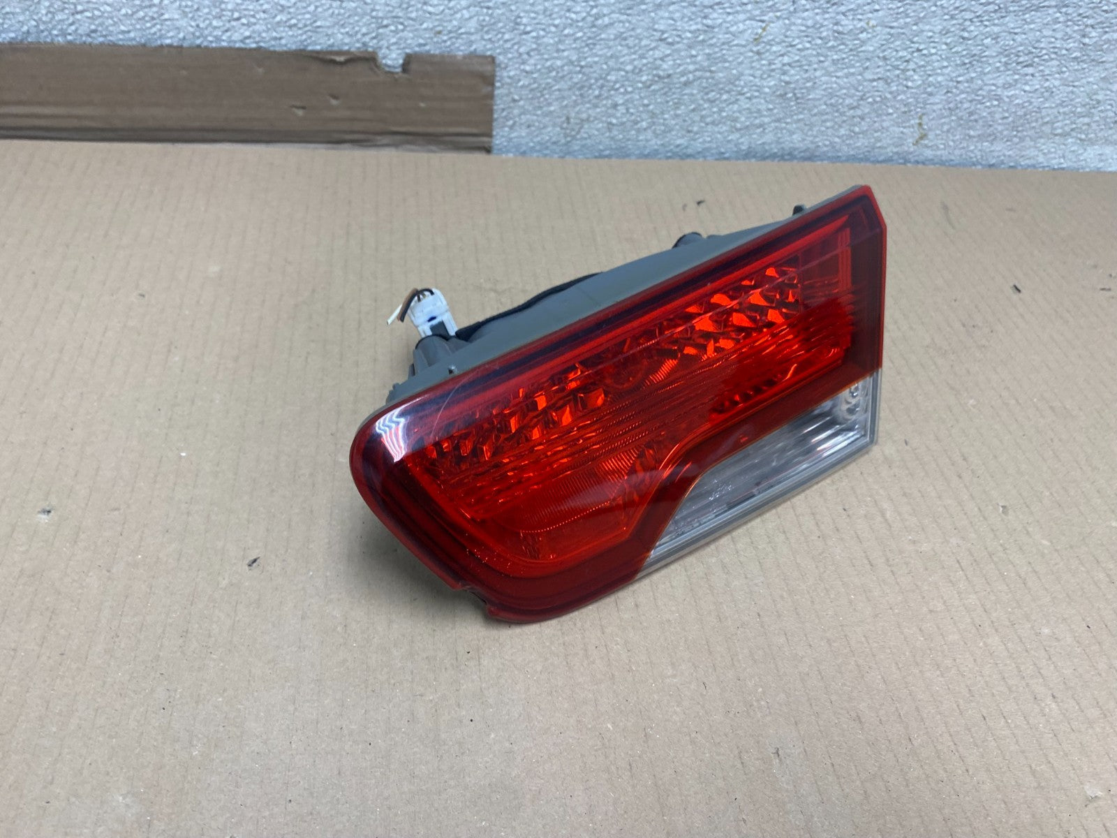 2010 to 2013 Kia Forte Koup Right Passenger RH Inner Tail Light OEM U2534 DW2