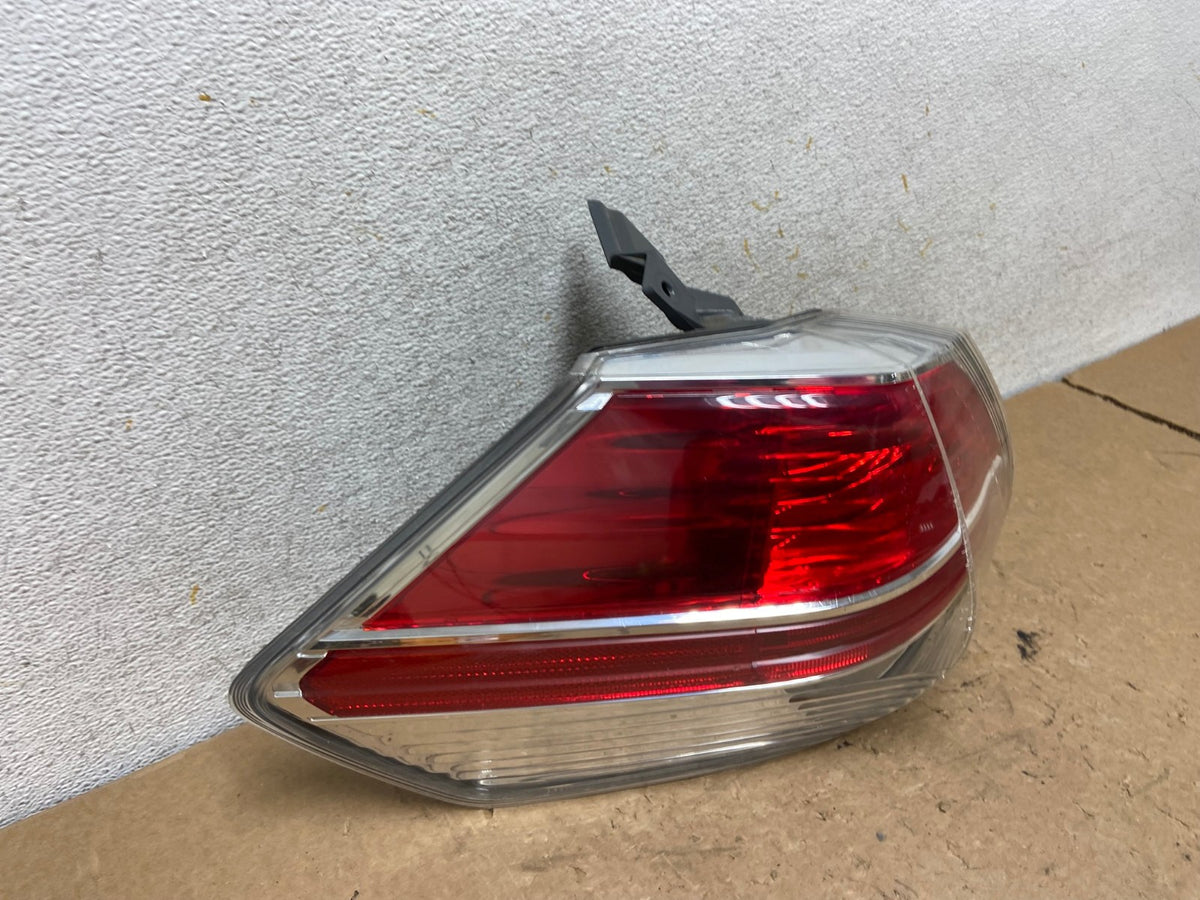 2014-2016 Nissan Rogue Left Driver LH Side Outer Tail Light AI3701 LK2