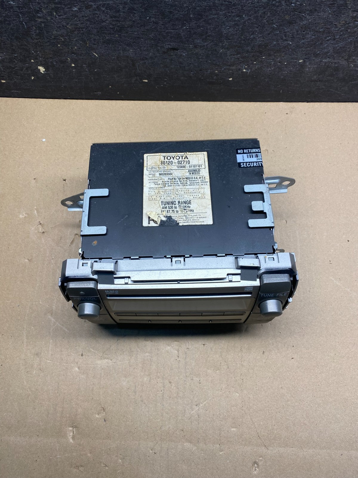 2009 to 2010 Toyota Corolla Matrix Radio AM/FM CD Player ai7383 DG3