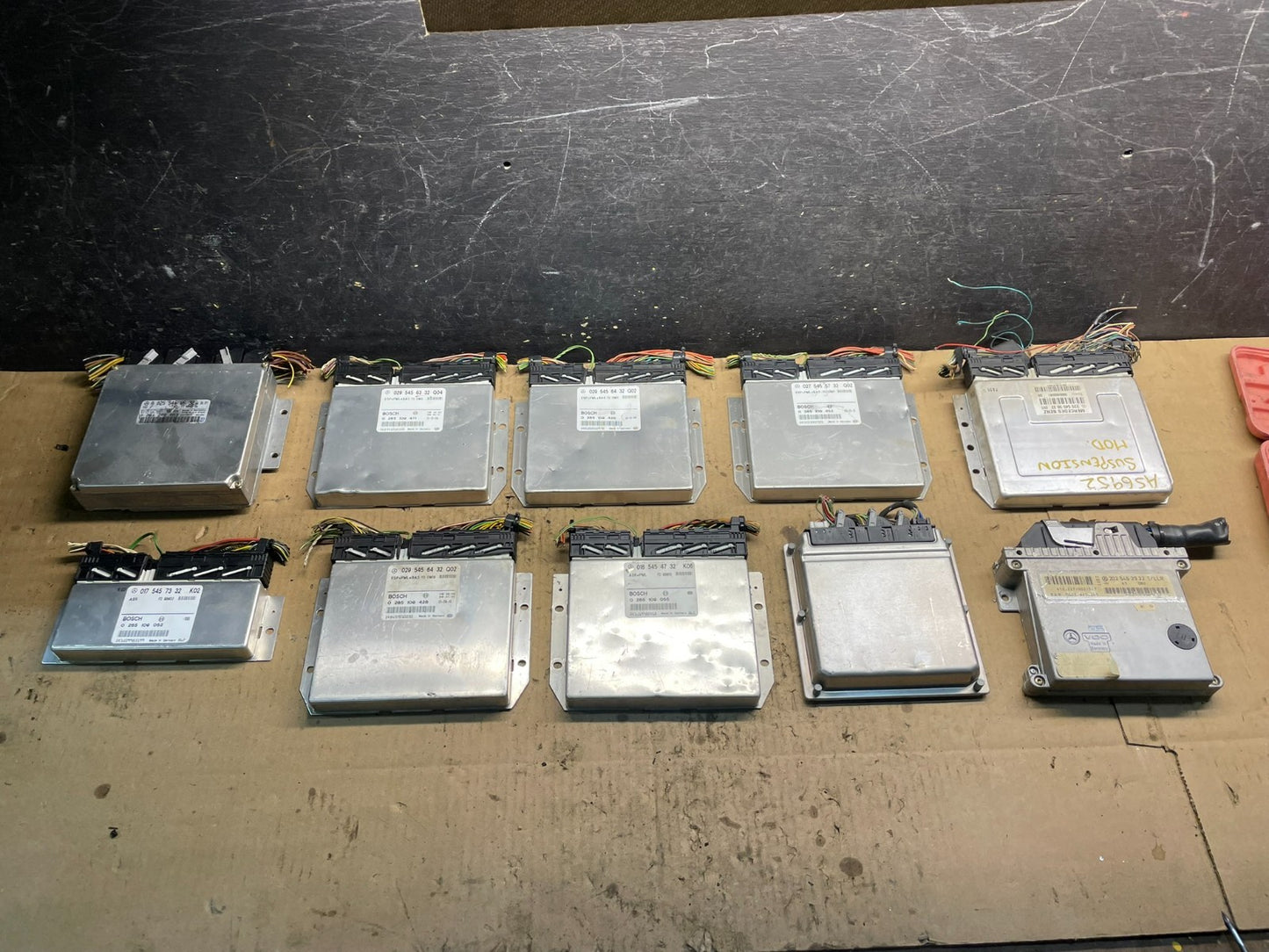 Mix of 10 Mercedes ECM Engine Computer Module W7233 PS0