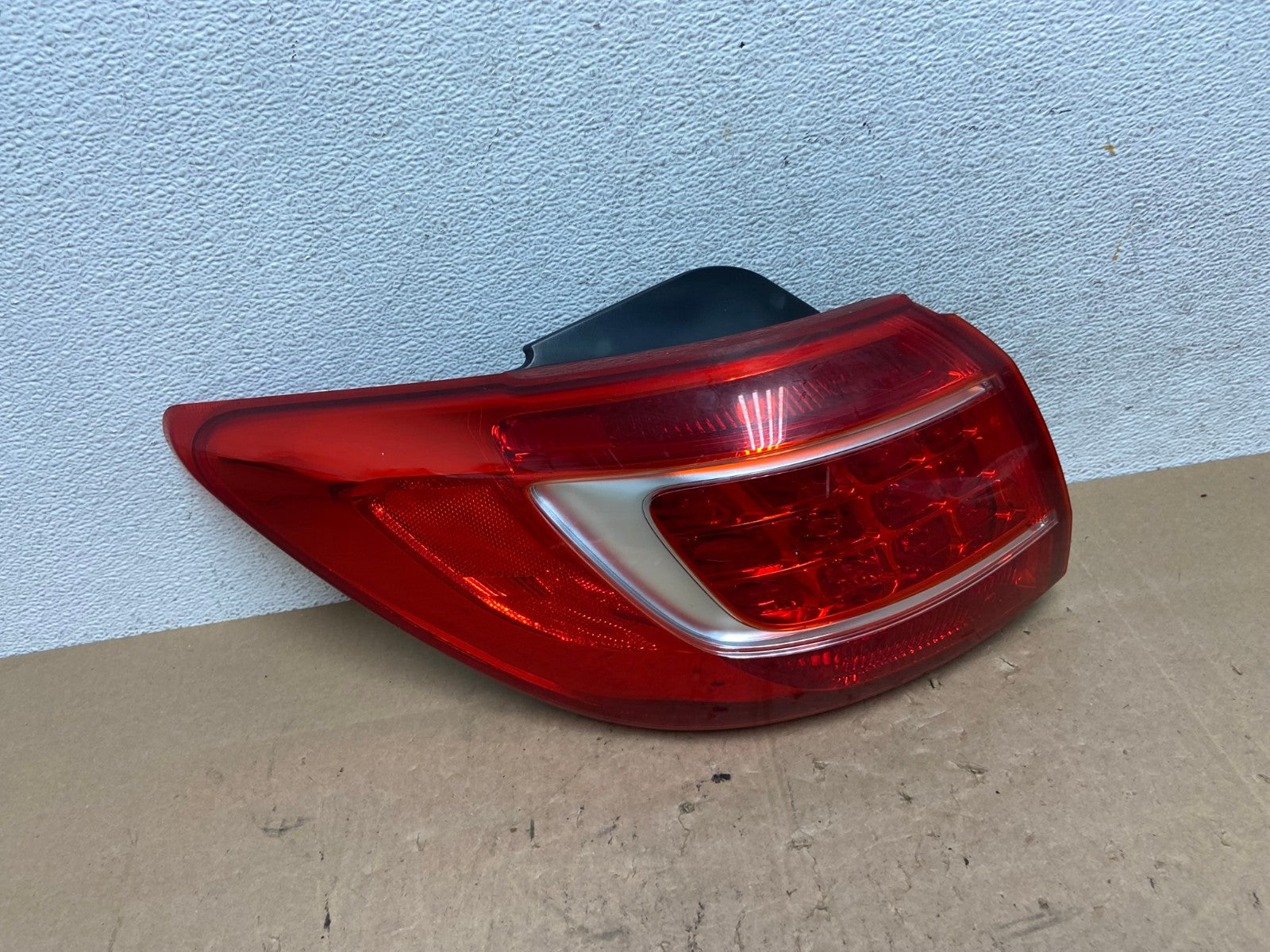 2011 to 2013 Kia Sportage Left Driver LH Side Tail Light AE6529 LK0