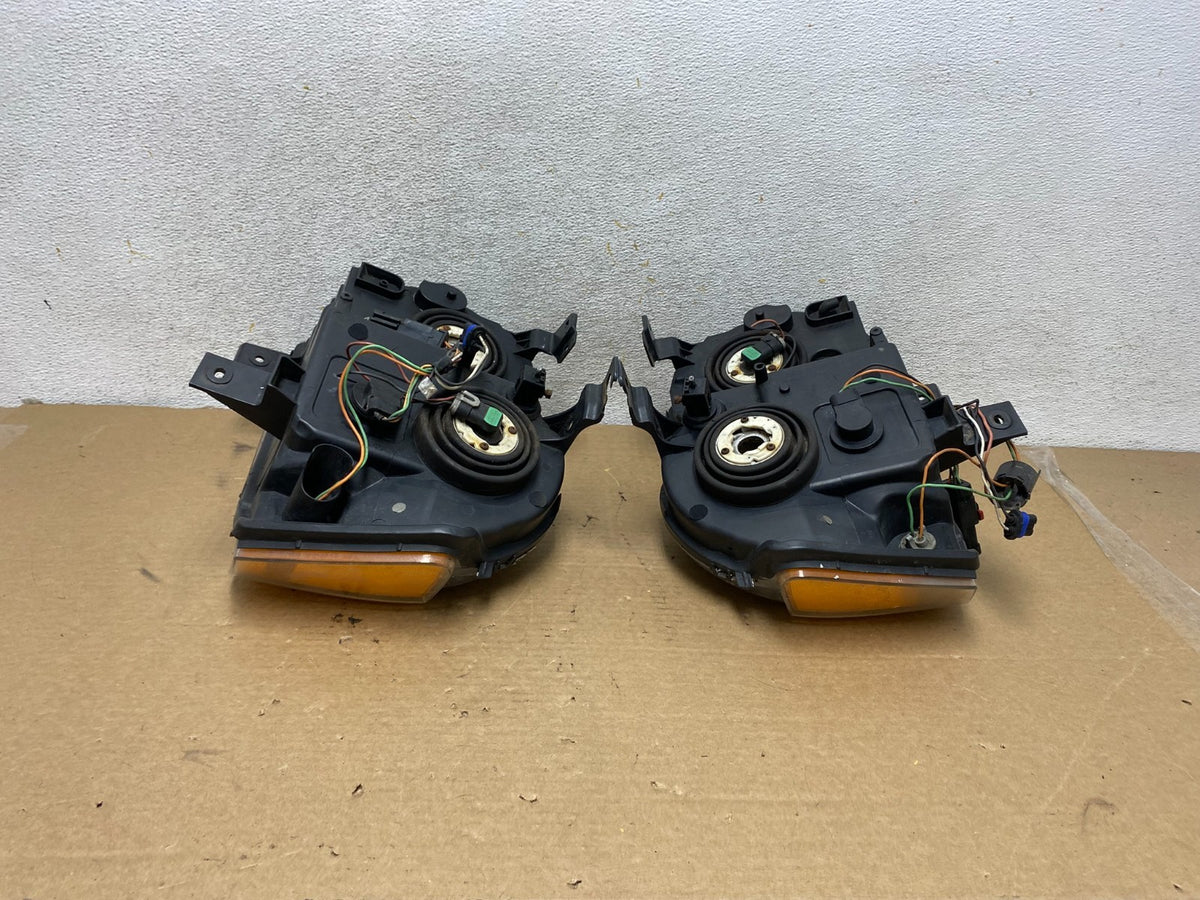 2008-2010 Jeep Grand Cherokee Left+Right Set Halogen Headlights AH4178 DW11