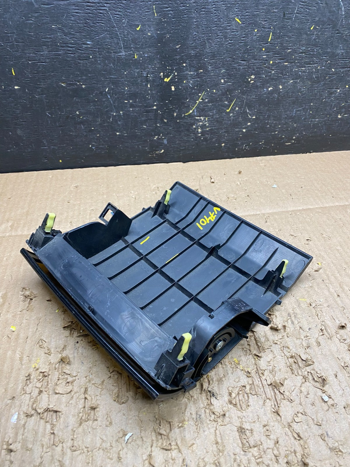 2004 to 2009 Toyota Prius Center Console Storage Trim Bezel v7401 DG5