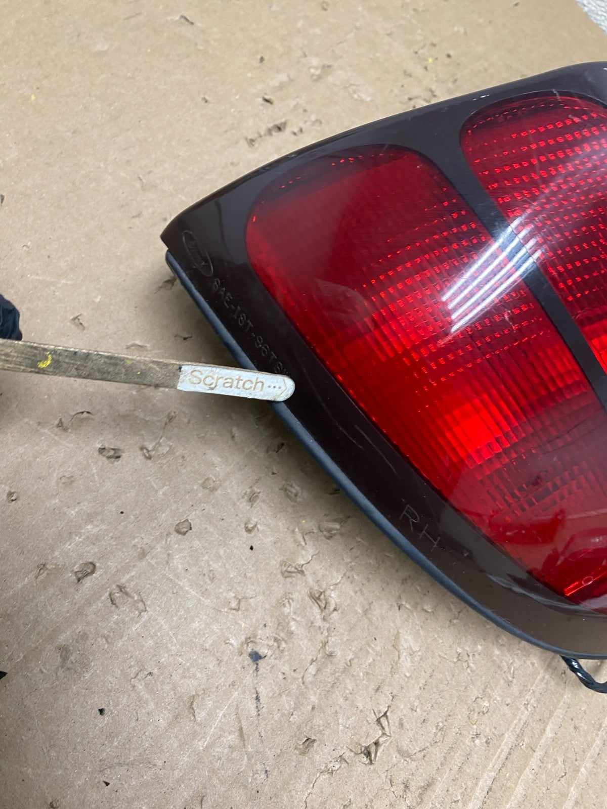 1998 to 1999 Ford Taurus Wagon Right Passenger RH Side Tail Light U0590 DW4