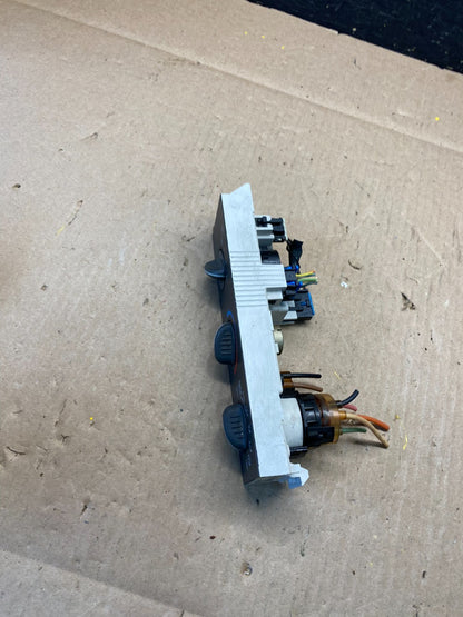 2001 - 2007 GMC Chevrolet Express 1500 Climate Control A/C P3697 DG3