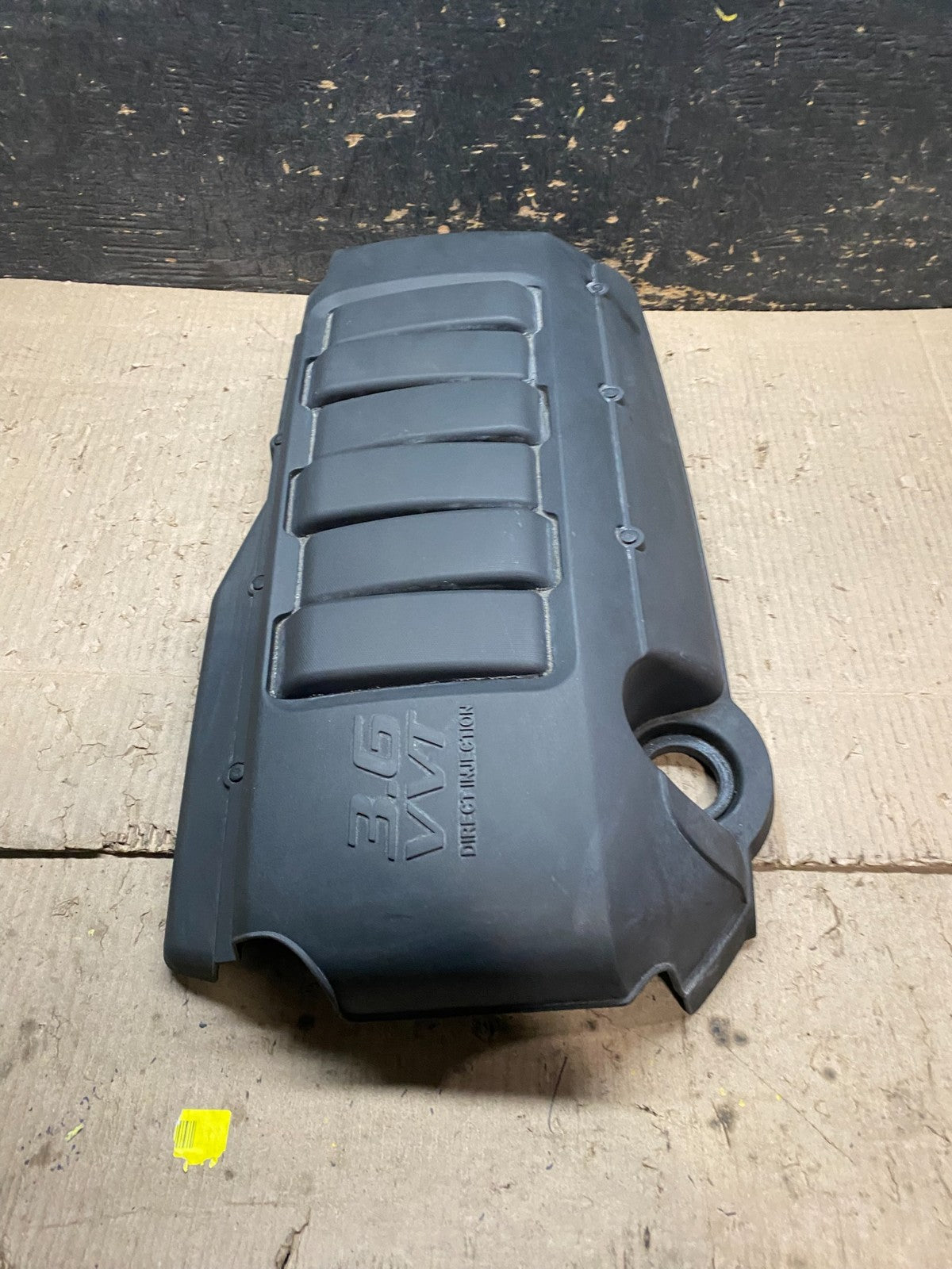 2007 to 2008 GMC Acadia 3.6L VVT Engine Cover Shield OEM x8193 DG3