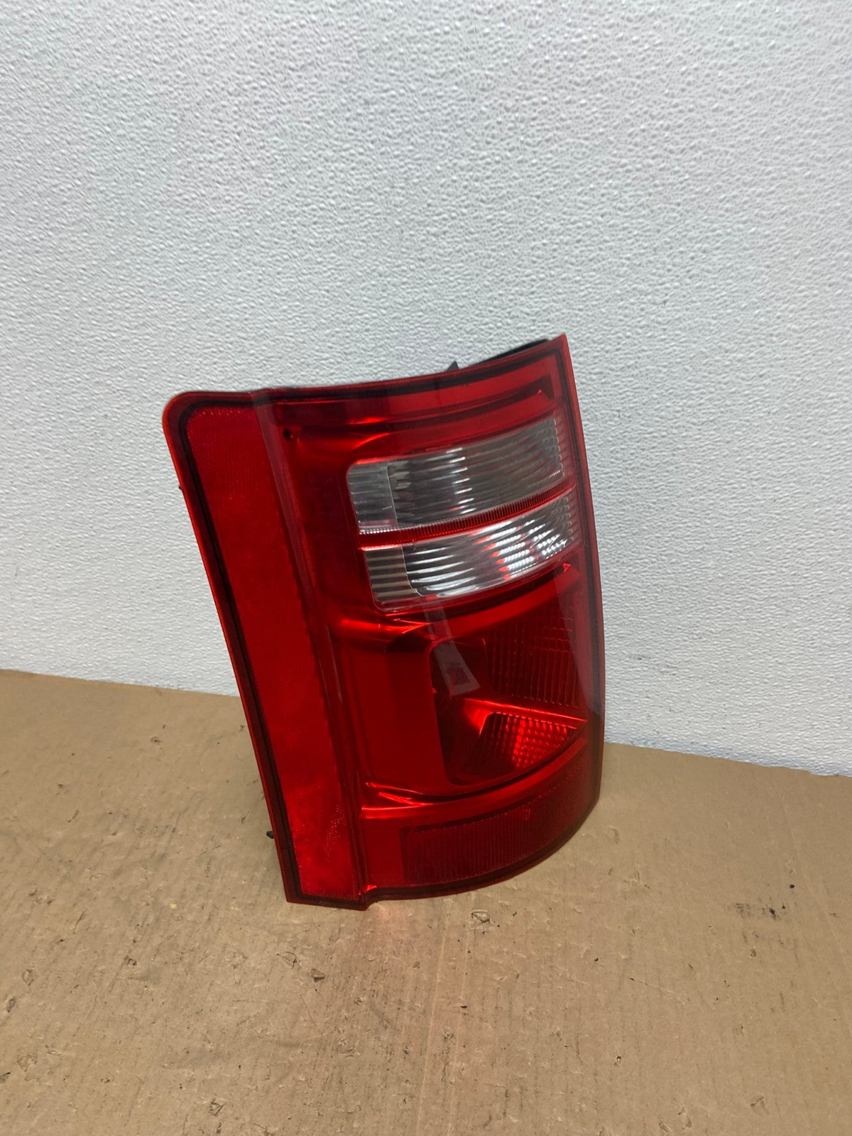 2008 to 2010 Dodge Grand Caravan Left Driver LH Side Tail Light OEM AB6708 LK2