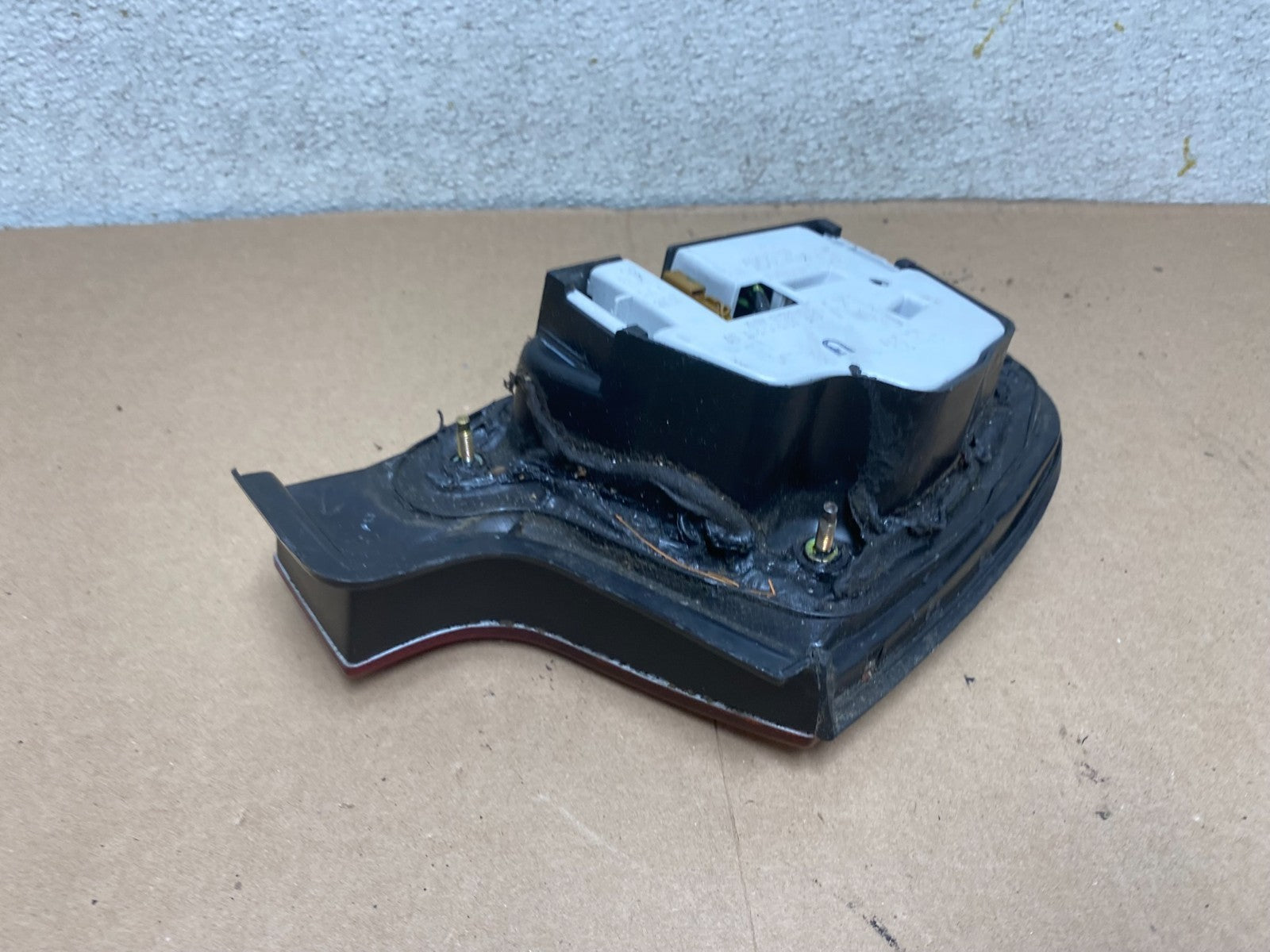 1990 - 1993 Infiniti Q45 Right Passenger RH Side Tail Light OEM Q3976 DW7